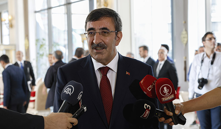 Hükümetin dolar tahmini… Katlaya katlaya gidiyor!