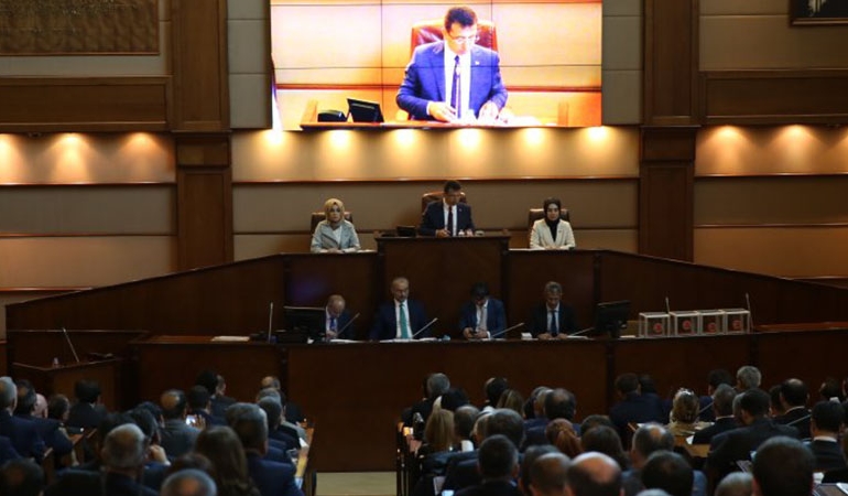İmamoğlu’na ‘Akşenerci’ suçlaması… CHP toplantısında ipler gerildi