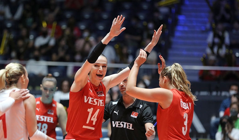 Olimpiyat yolunda bir zafer daha… Filenin Sultanları 5’te 5 yaptı
