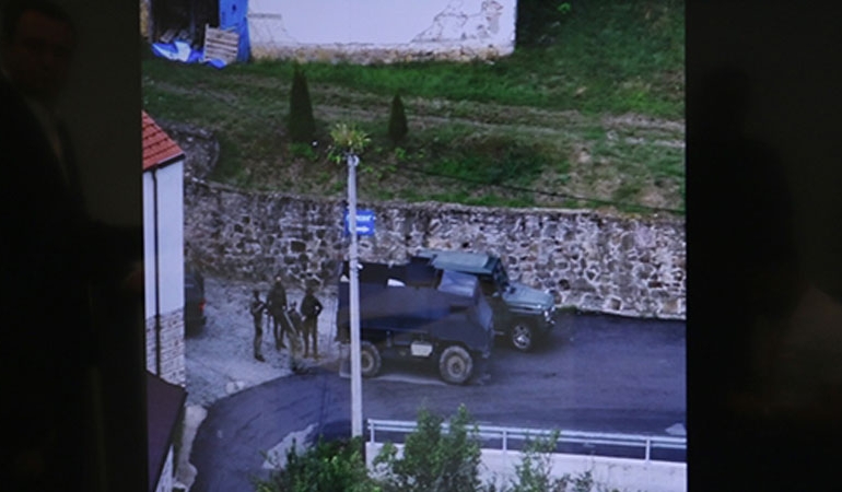 Sırp grup ile Kosova arasında çatışma: 1’i polis 4 kişi öldü