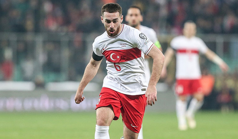 Orkun Kökçü, Hollanda’da yılın futbolcusu seçildi