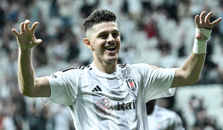Beşiktaş, yeni transferi Rashica ile güldü