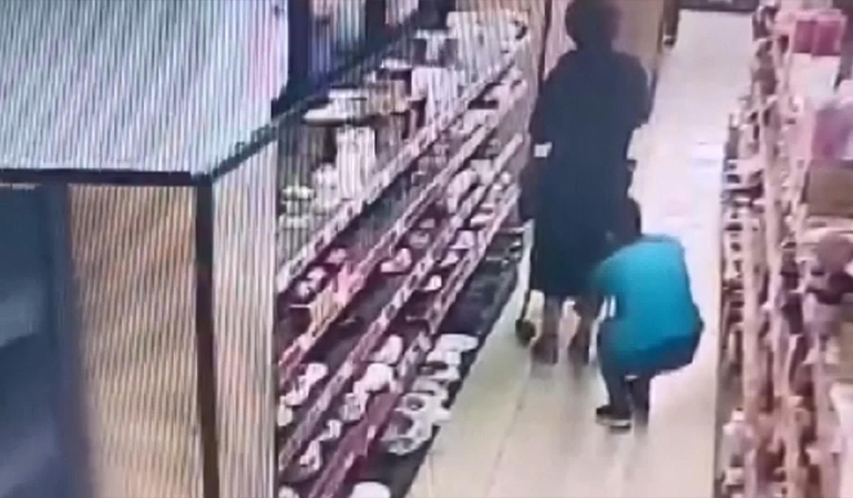 Markette taciz kamerada