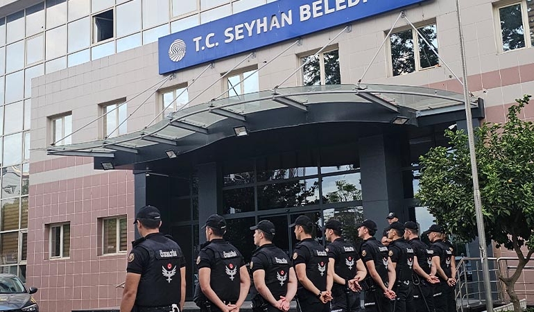 Adana’da iki belediyeye rüşvet operasyonu: Gözaltı sayısı yükseldi