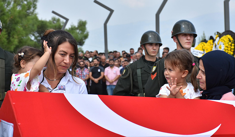 Şehit babaya son bakış