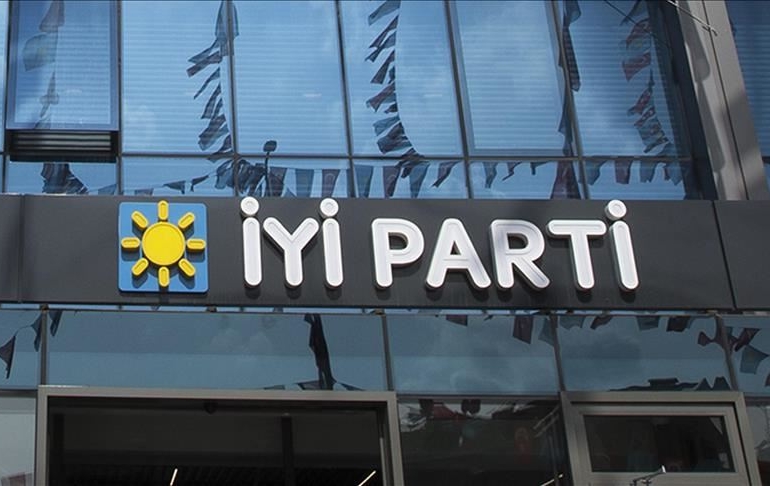 O vekili suçladılar… İyi Parti’de toplu istifa