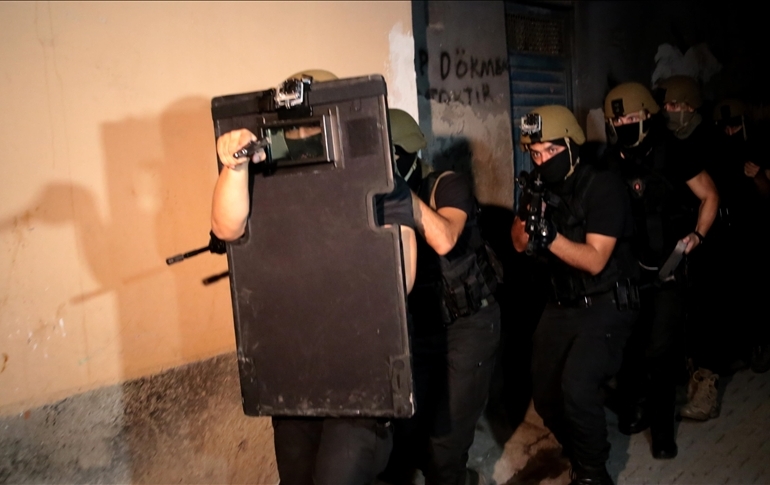 Adana’da IŞİD operasyonu: 17 terörist yakalandı