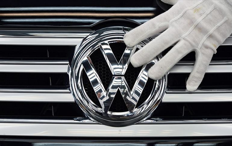 Alman devi Volkswagen, sistem arızası nedeniyle araç üretimini durdurdu