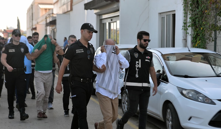 Adana belediyelerindeki yolsuzluk davasında 60 şüpheli hakkında karar