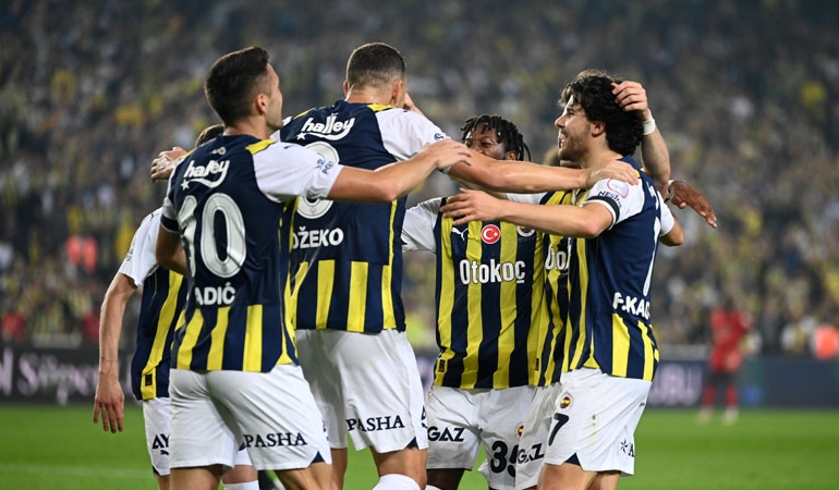 Fenerbahçe Hatayspor’u yendi, Süper Lig tarihine geçti!