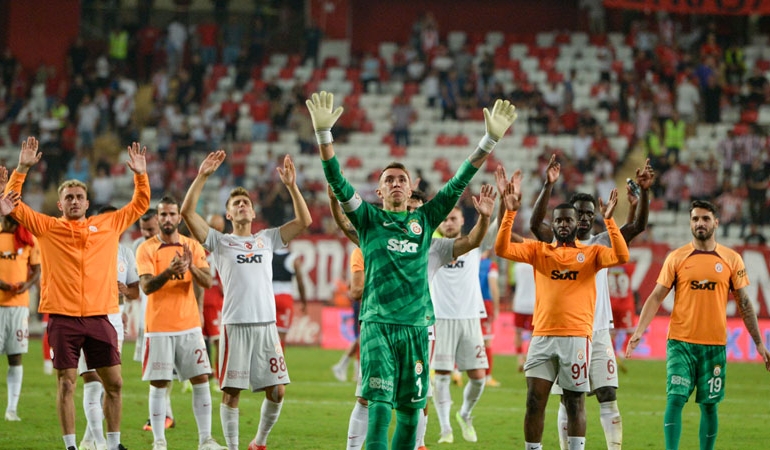 Galatasaray Antalya’da serisini sürdürdü