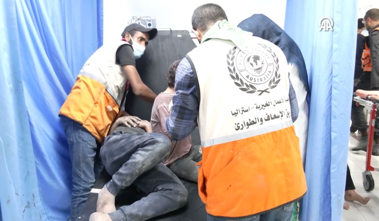 Siviller sığınıyordu… İsrail bu kez kiliseye saldırdı