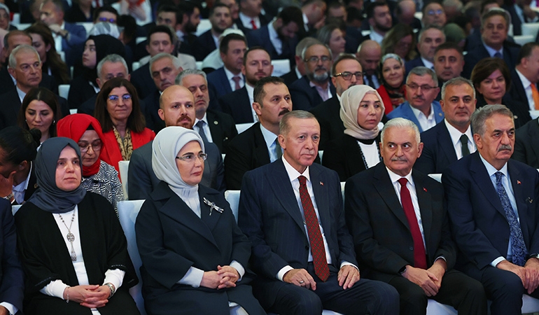 AKP’de ‘hizip’ iddiası… Üçlü ekibin yeni hedefi hangi isimler?