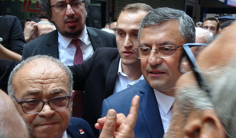 Diyarbakır’dan ne mesaj almış? Özgür Özel’den ‘Zafer Partisi’ çıkışı