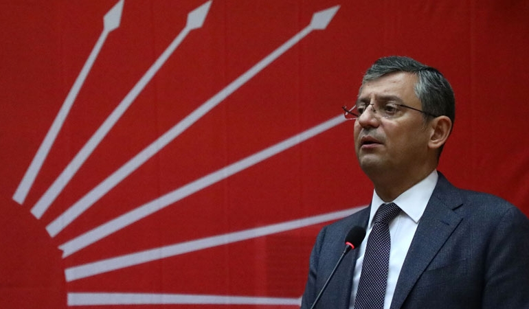 Özgür Özel, CHP’deki görevini ‘fiilen’ bıraktı: İstifa etmeyeceğim…