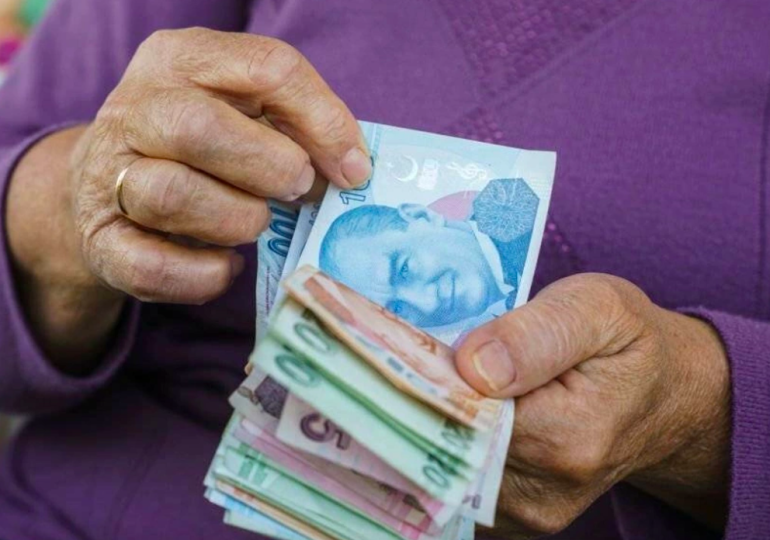 5 bin liralık emekli ikramiyesi ne zaman ödenecek? Çalışma Bakanı tarih verdi…