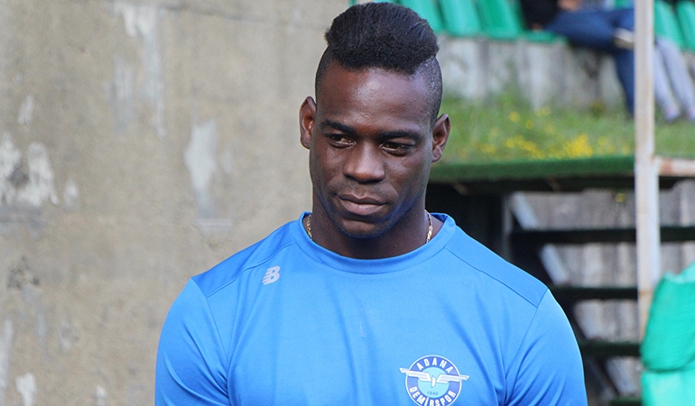 Mario Balotelli trafik kazası geçirdi
