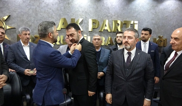 DEVA Partisi’nden istifa eden 800 kişi AKP’ye katıldı