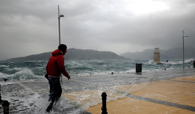 Meteoroloji’den 64 il için alarm: Sağanak ve fırtına çok sert vuracak