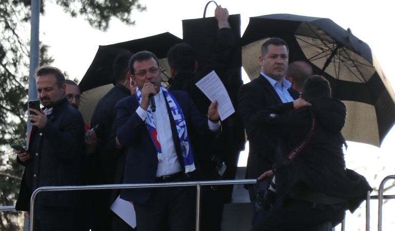 İmamoğlu’na saldırı davasında ilk duruşma… Taş değil ‘erik ve akide şekeri’ atmışlar