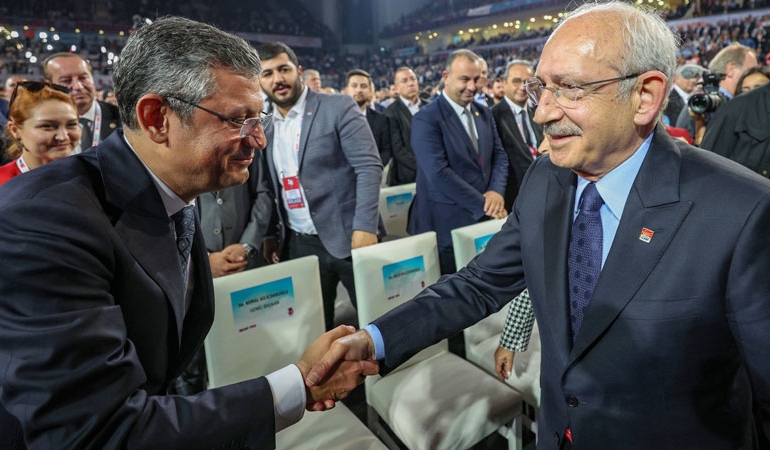 Kılıçdaroğlu-Özel arasındaki ilk düello iptal… CHP’de kapalı grup toplantısı ertelendi