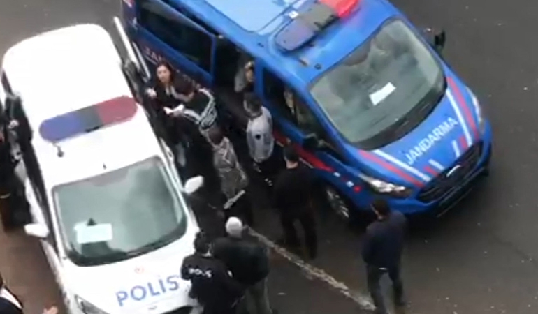Şanlıurfa’da kadını sokakta tehdit eden polise soruşturma