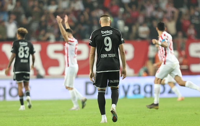 Beşiktaş, Antalya’da kayıp