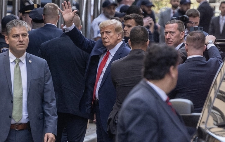 Dolandırıcılıkla suçlanan Trump’tan mahkemeye sert tepki