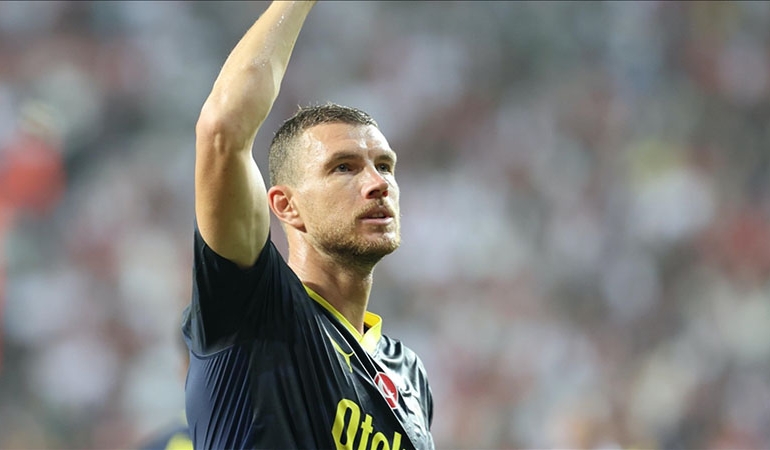 Fenerbahçe’de Edin Dzeko sakatlandı