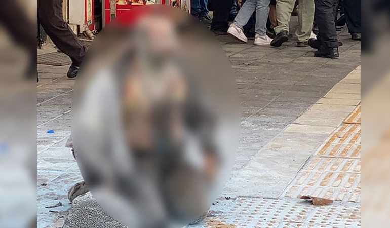 Zabıta tezgahını kaldırmak istedi, mısırcı benzin döküp kendini yaktı