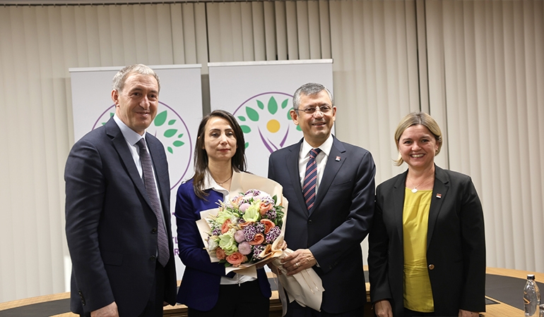İYİ Parti’den karşılık bulamayan CHP’ye DEM Parti’den yeşil ışık