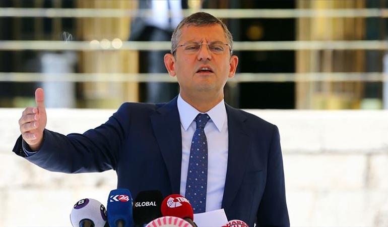 Özgür Özel’den ‘Süper Kupa’ tepkisi: Baş suçlu, Atatürk’ü pazarlık konusu yapan Erdoğan’dır
