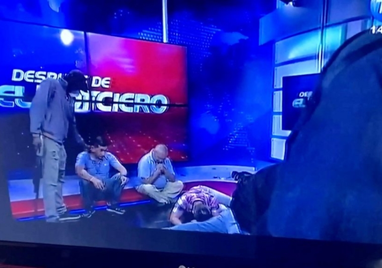 Canlı yayın sırasında stüdyoya silahlı baskın
