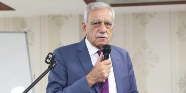 ahmet-turk-adayliktan-ve-aktif-siyasetten-cekildigini-acikladi_2429_dhaphoto1