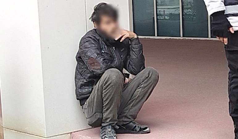 Ölen çocuğun vücudunda darp izleri tespit edilince anne ve babası gözaltına alındı
