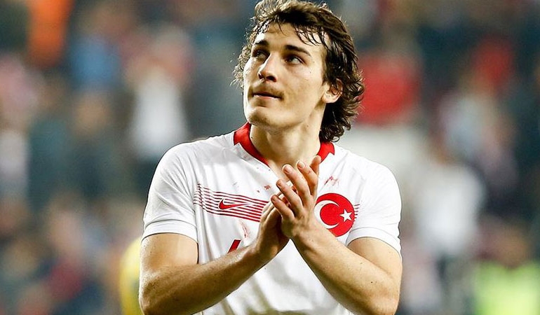 Fenerbahçe Çağlar Söyüncü’yü duyurdu