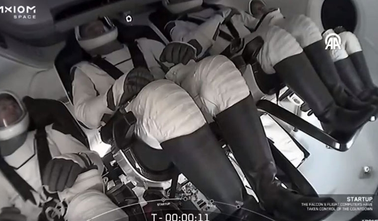 İlk Türk astronot Alper Gezeravcı’nın uzay yolculuğu başladı… İşte ilk anlar