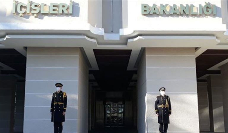 Bakanlık önünde polisin dur ihtarına uymadı… Ateş açılarak etkisiz hale getirildi