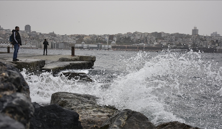 İstanbul Valiliği’nden fırtına uyarısı
