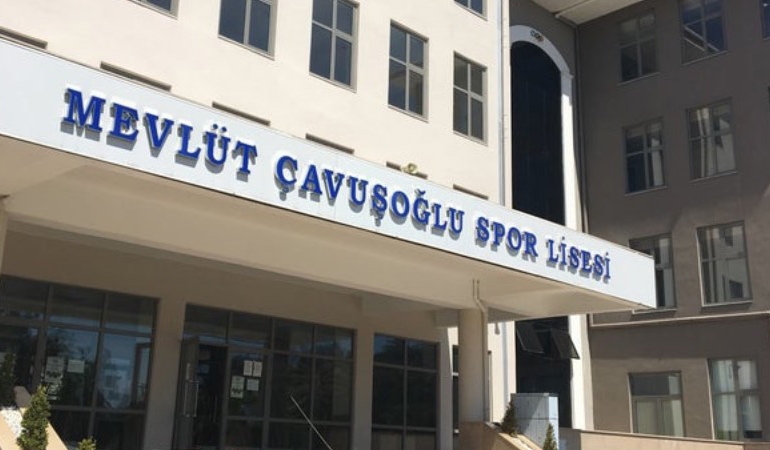 Beraber uyuyan depremzede ikizler ‘eşcinsel’ denilerek yurttan atıldı
