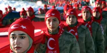 sarikamis-sehitleri-109uncu-yilda-binlerce-kisinin-katildigi-yuruyusle-anildi-ek-fotograf-_2678_dhaphoto5