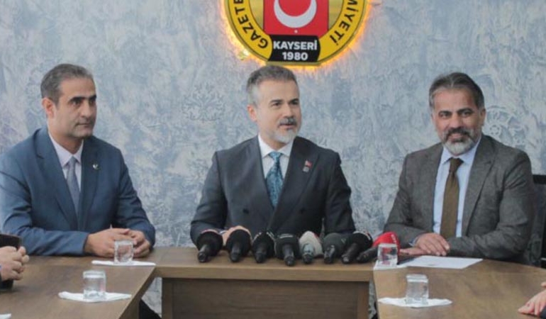 Suudi Arabistan yorumu: Bir bardak suda Atatürkçülük fırtınası koparmayın
