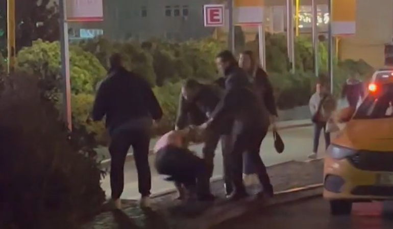 İstanbul’da taksici dehşeti: Tartıştığı kadını yerde sürükledi