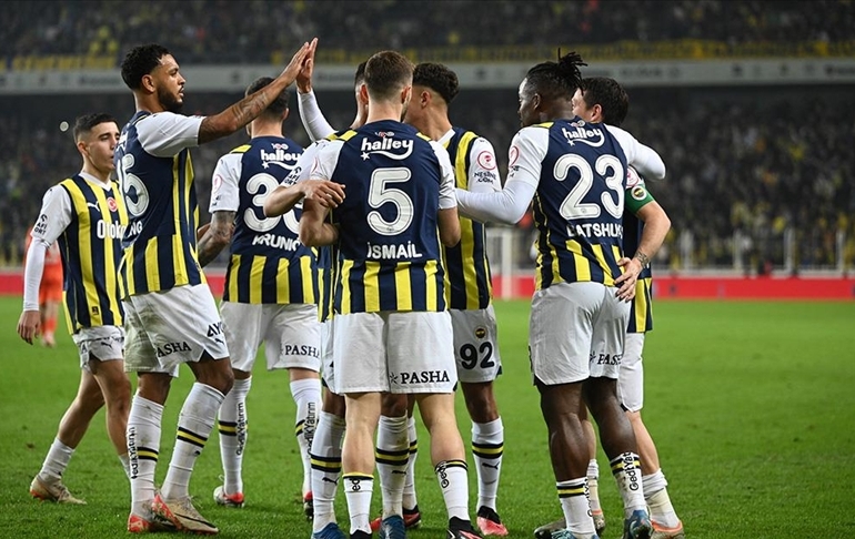 Fenerbahçe farklı turladı