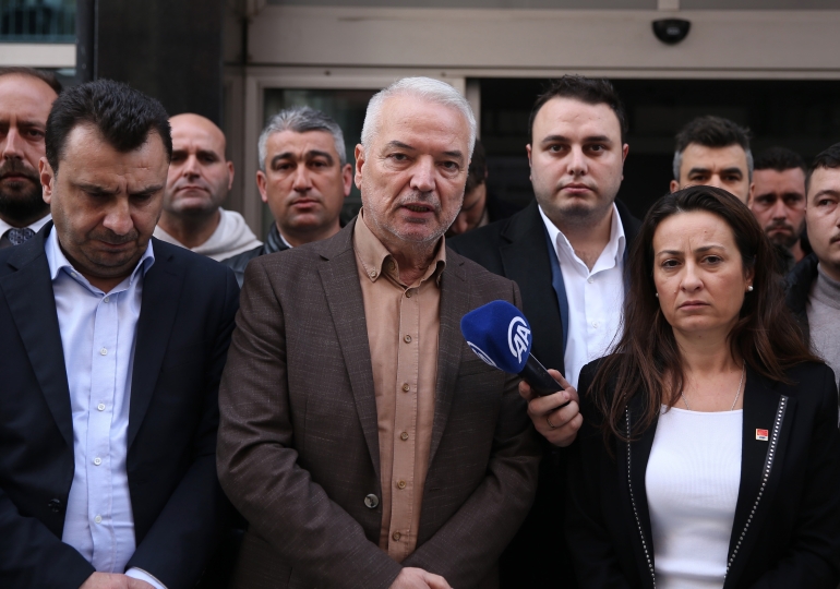 CHP, Özgür Özel’in memleketi Saruhanlı’da seçimlere Saadet logosuyla girecek