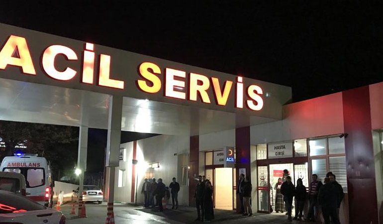 Rahatsızlanıp hastaneye giden öğretmen, acil servis önünde kalp krizi geçirdi