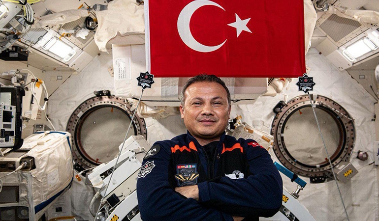 Alper Gezeravcı’nın dönüşü bir kez daha ertelendi