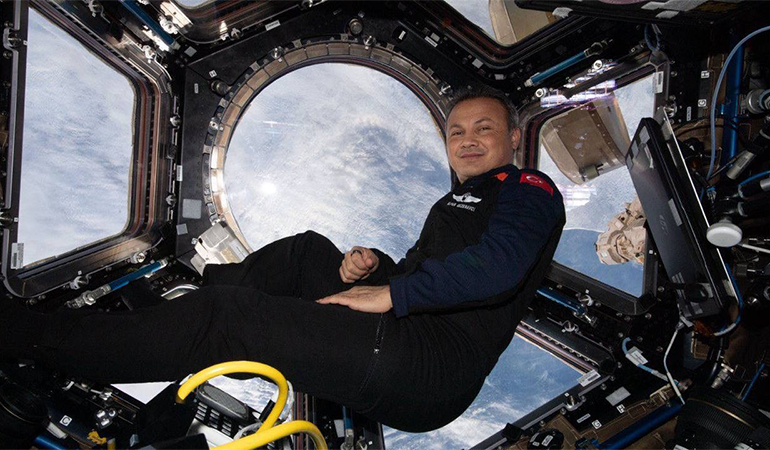 Türk Astronot Alper Gezeravcı saat kaçta dünyaya inecek?
