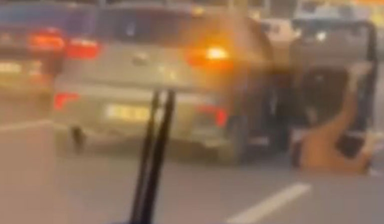 Çekmeköy’de tuhaf anlar… Otomobilden düşen kadını zorla araca bindirdi!