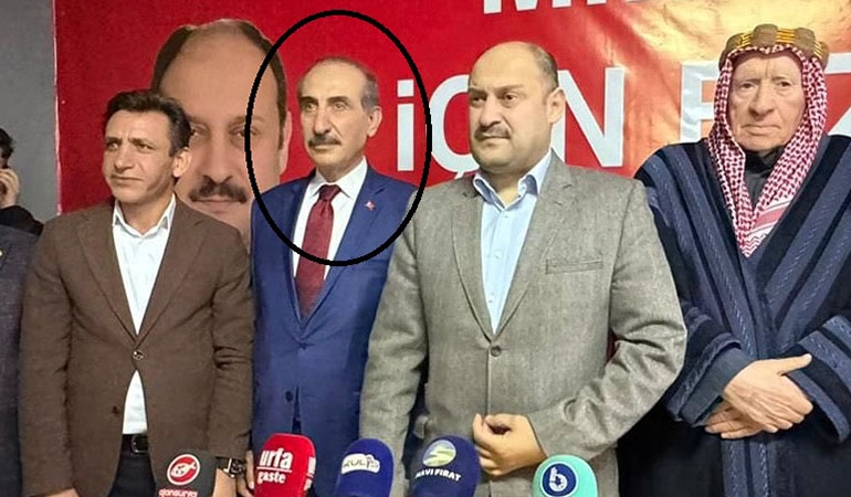 Bir AKP’li belediye başkanı daha parti değiştirdi